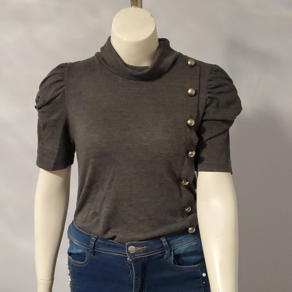 Gray turtleneck top short sleeves